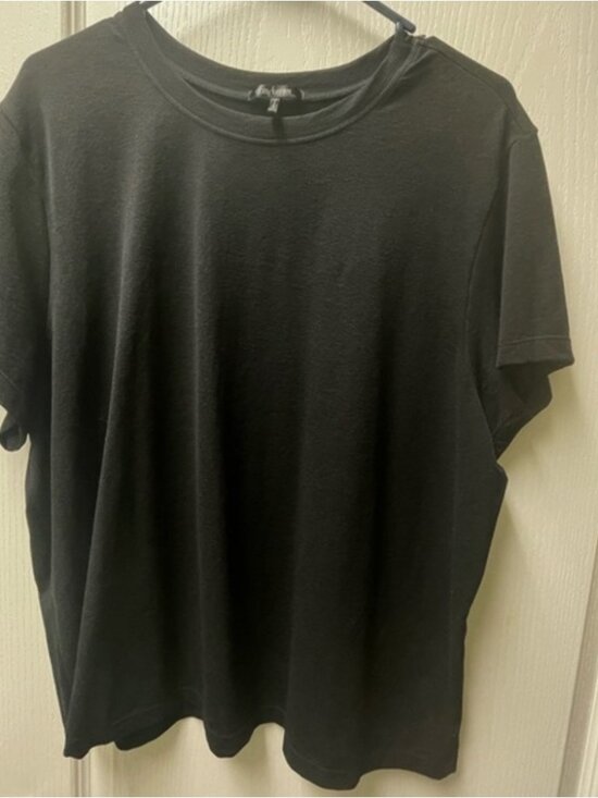 Tops - Black Short Sleeve Tee